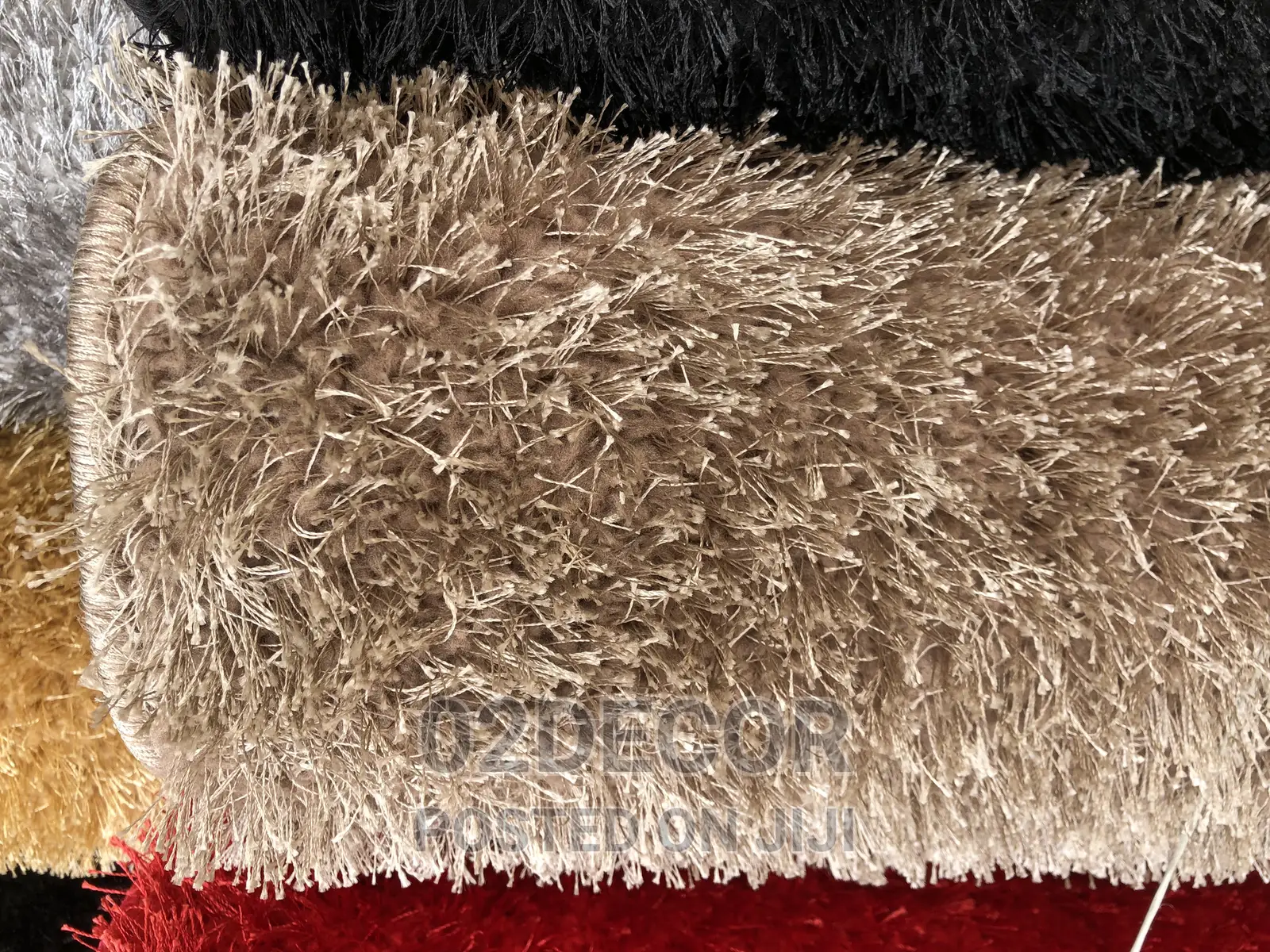 Plain Shaggy Center Rugs (4/6 and 5/7)