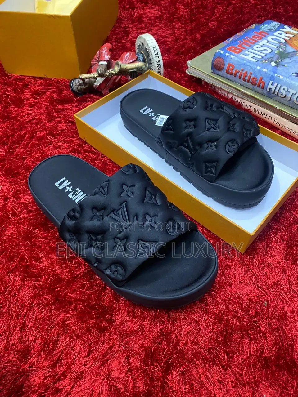Super High Quality Luxury Slippers Celine Available in Store
