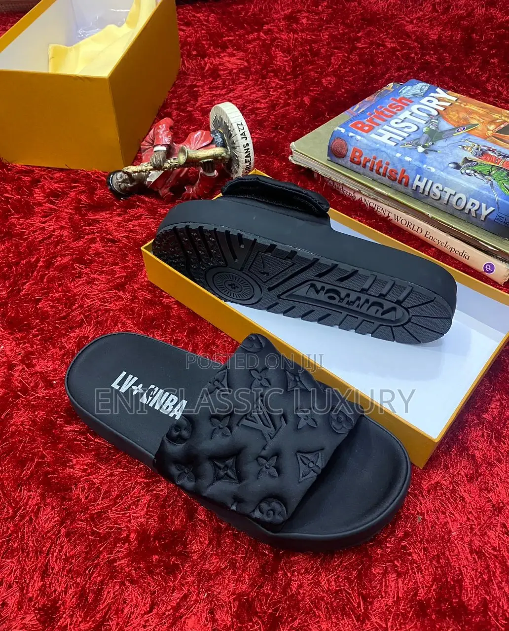 Super High Quality Luxury Slippers Celine Available in Store