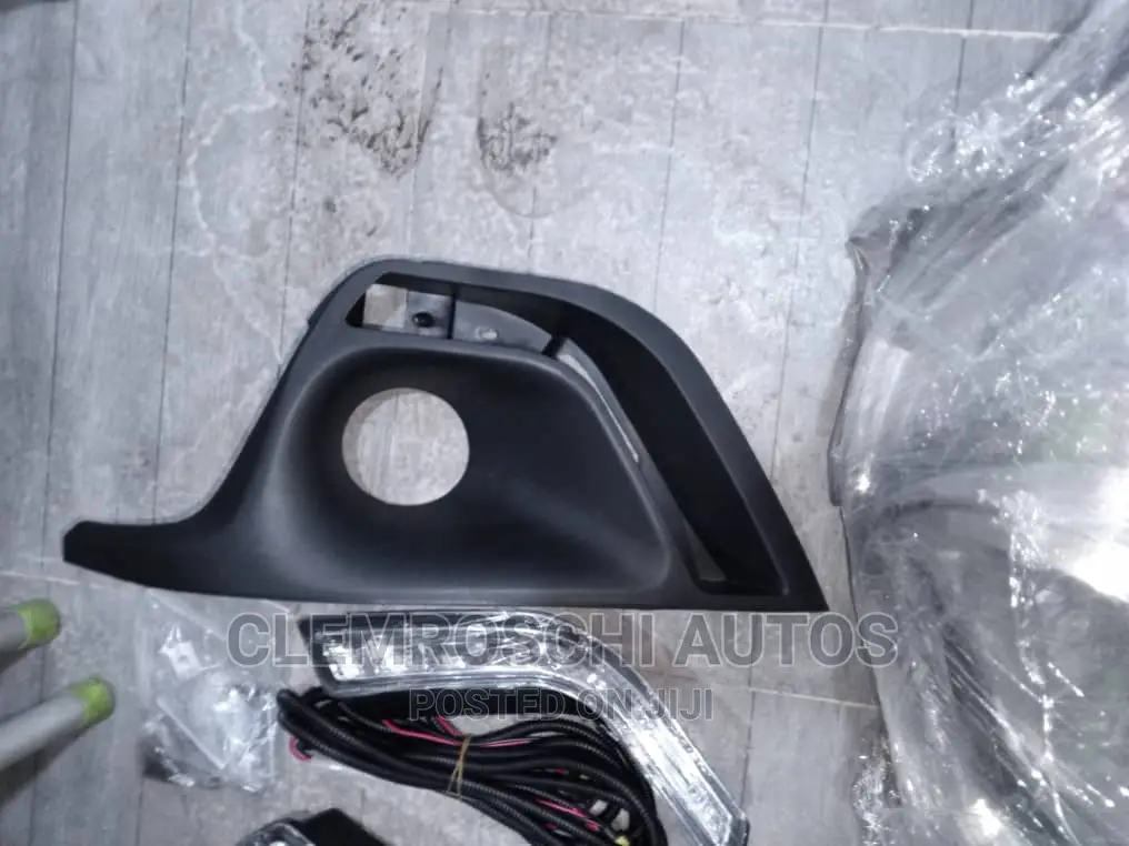 High Quality Certified Complete TRD Fog Light for Hilux 2018