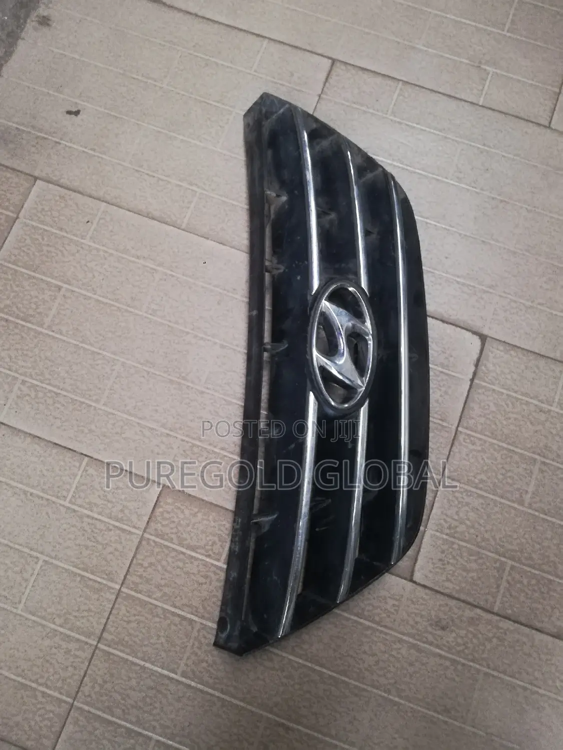 09 Sonata Front Grille