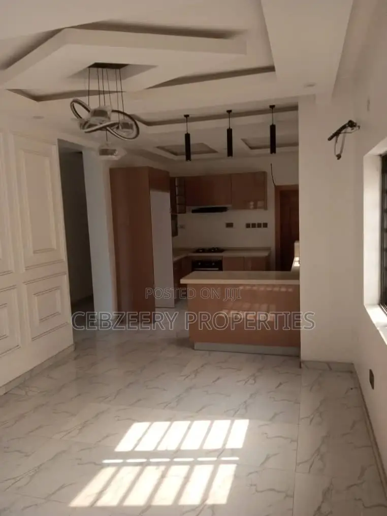 4bdrm Duplex in Lekki for sale