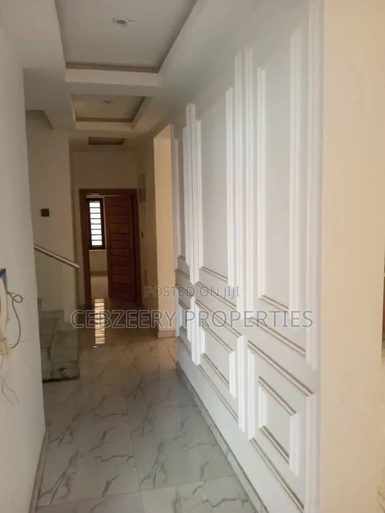4bdrm Duplex in Lekki for sale