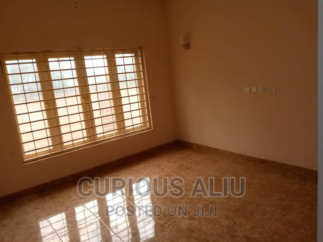 2bdrm Block of Flats in Jahi for rent