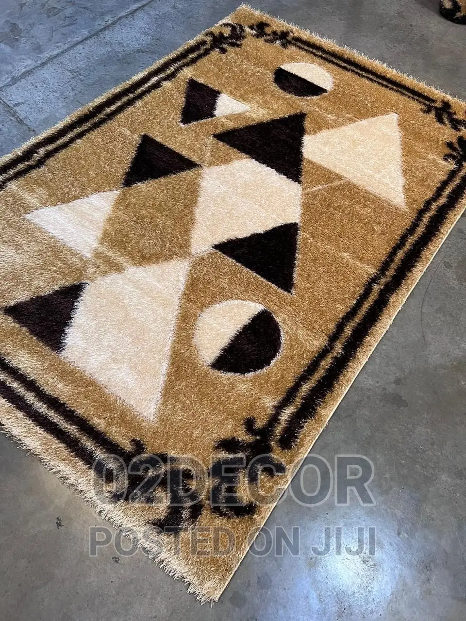 Brown and Cream Color Shaggy Center Rugs (5/7)