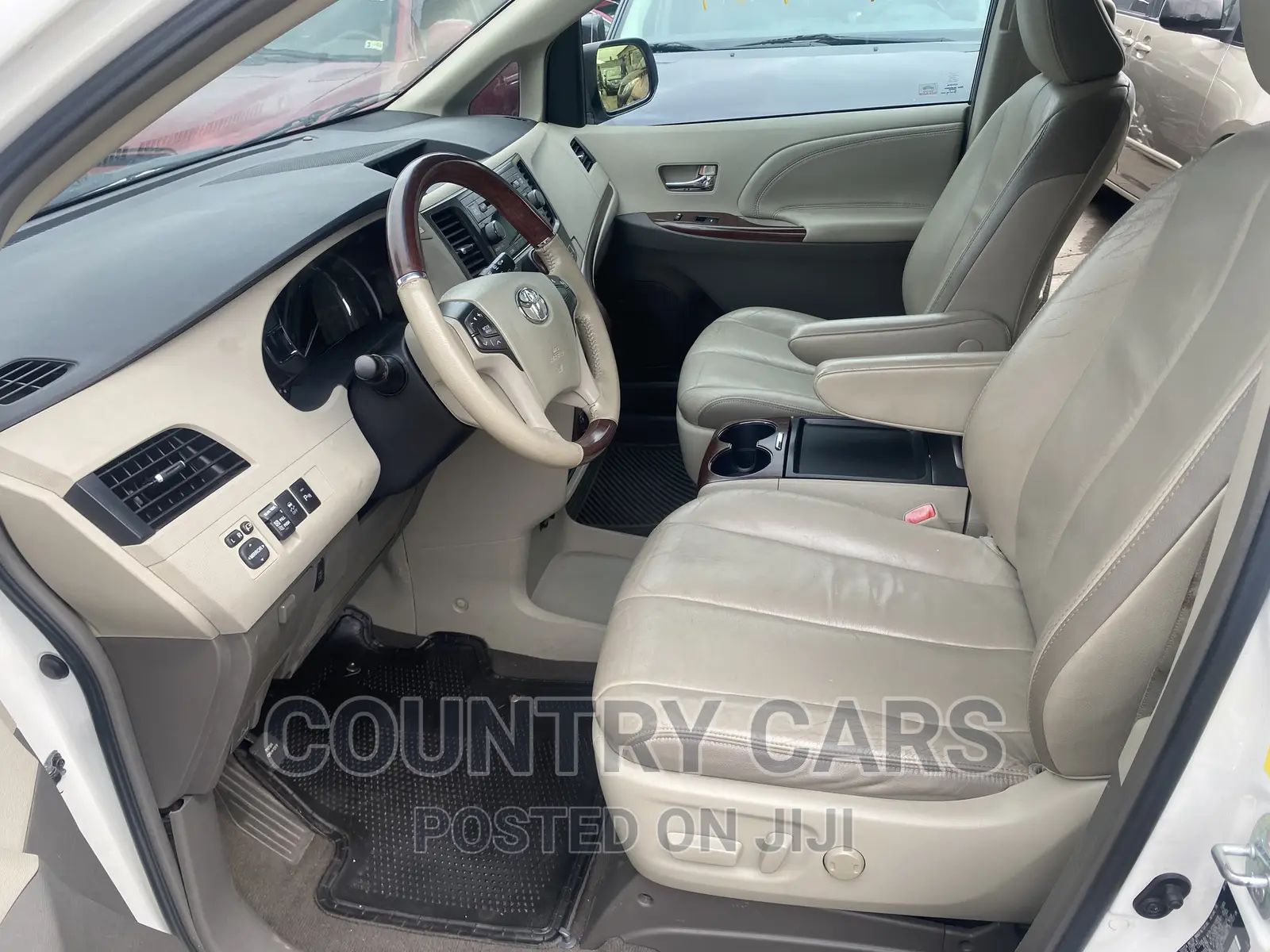 Toyota Sienna Limited 7 Passenger 2012 White
