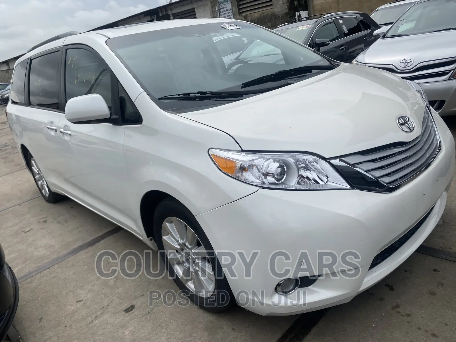 Toyota Sienna Limited 7 Passenger 2012 White