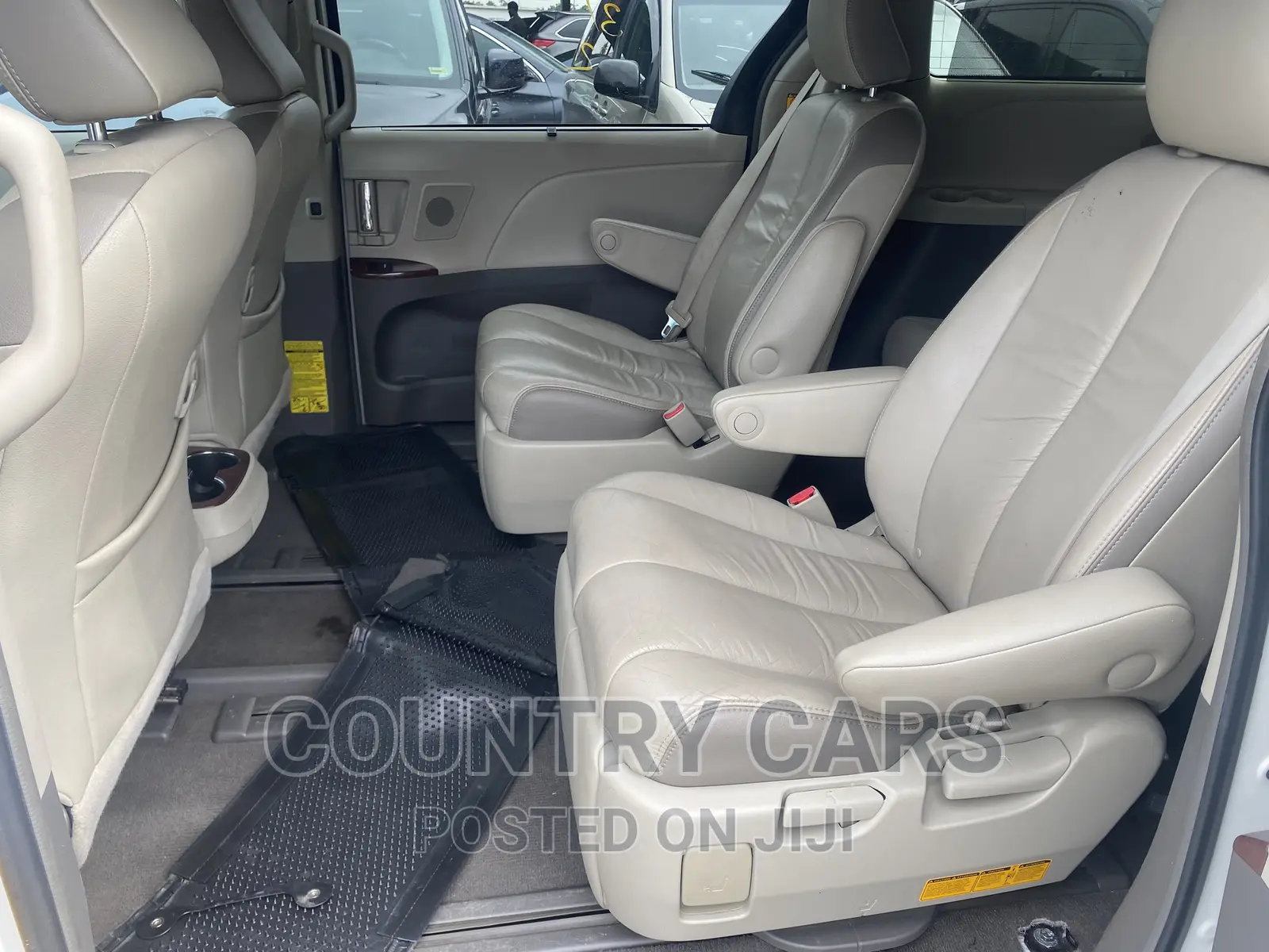 Toyota Sienna Limited 7 Passenger 2012 White