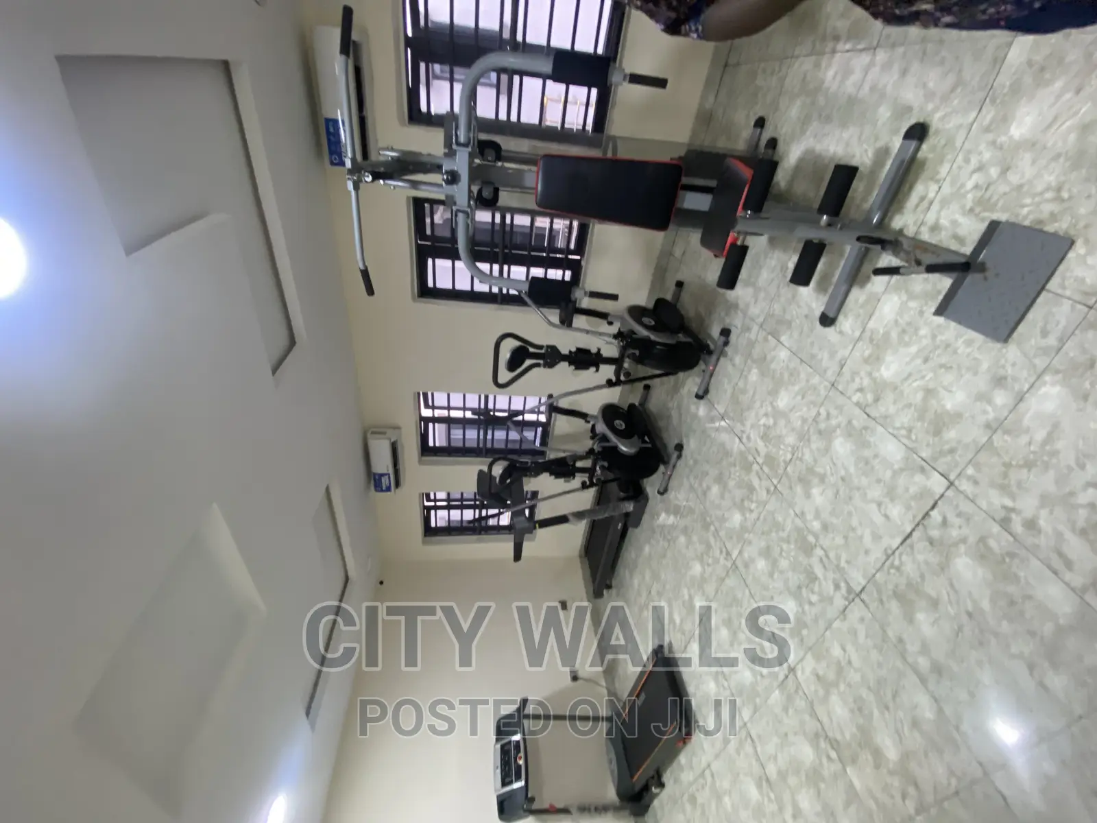 3bdrm Block of Flats in Chevron for rent
