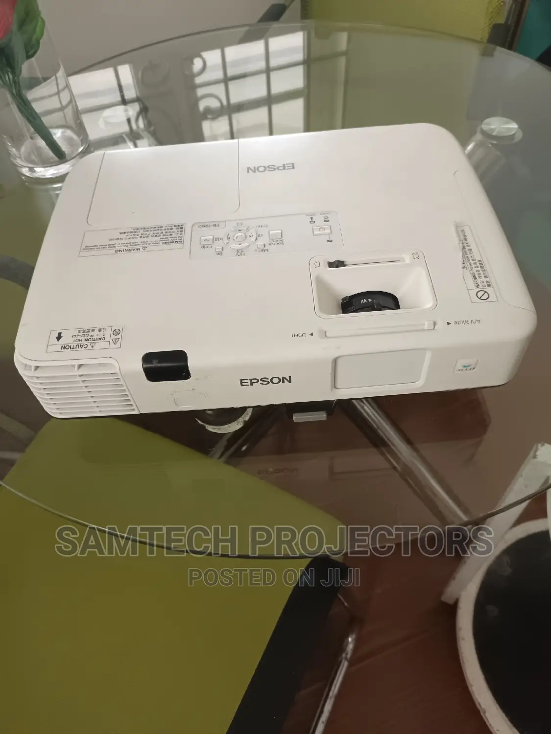 London Used (Epson Eb-1960)5000 Lumens Works Perfectly Well
