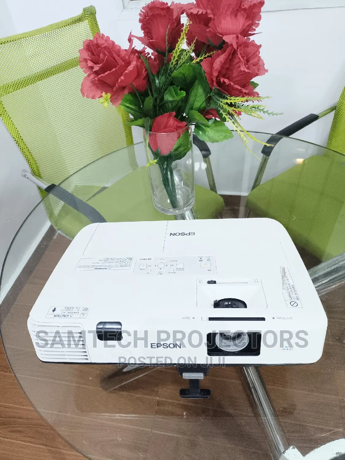 London Used (Epson Eb-1960)5000 Lumens Works Perfectly Well