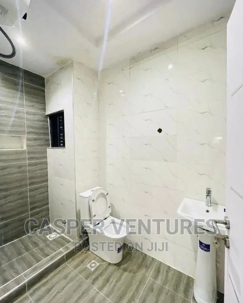 2bdrm Apartment in Lekki Gardens for sale