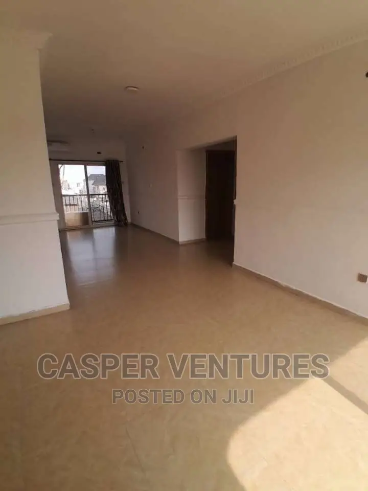 2bdrm Apartment in Admiralty Way, Lekki Phase 1 for rent