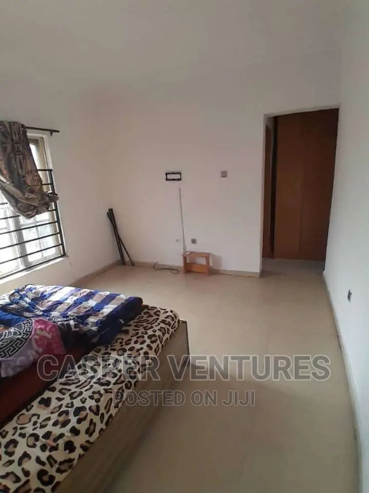 2bdrm Apartment in Admiralty Way, Lekki Phase 1 for rent