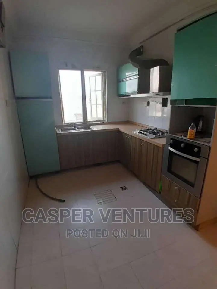 2bdrm Apartment in Admiralty Way, Lekki Phase 1 for rent