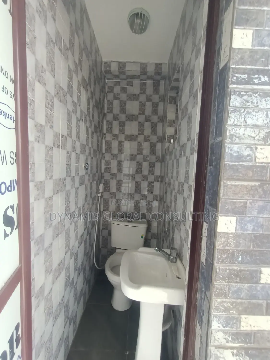 Furnished 1bdrm Block of Flats in Olatunde Sule Close, Omole Phase 2