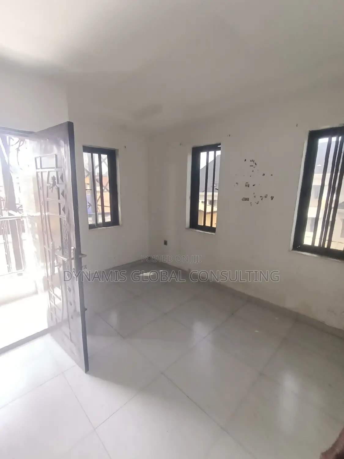 Furnished 1bdrm Block of Flats in Olatunde Sule Close, Omole Phase 2