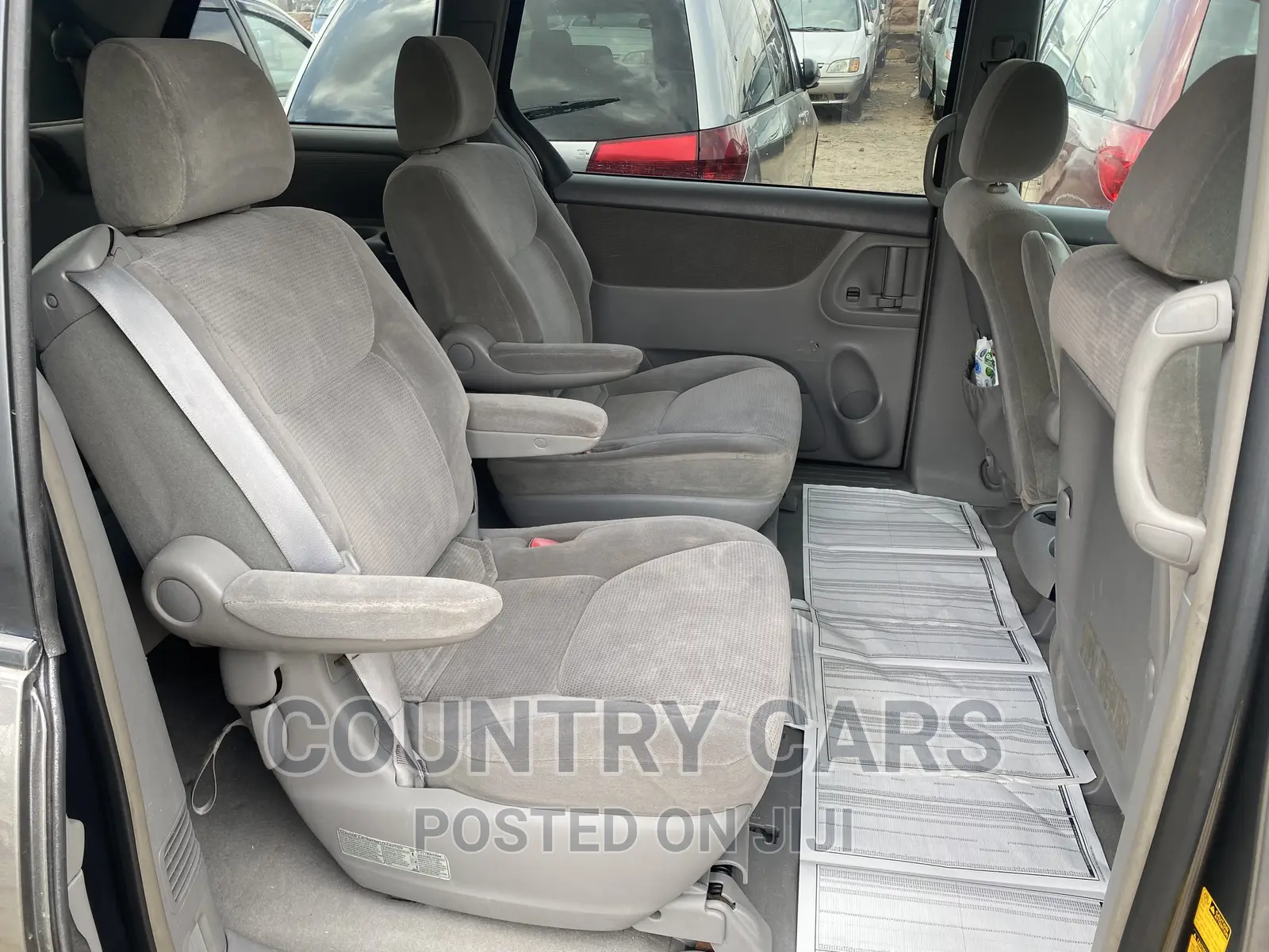 Toyota Sienna LE FWD (3.3L V6 5A) 2004 Gray