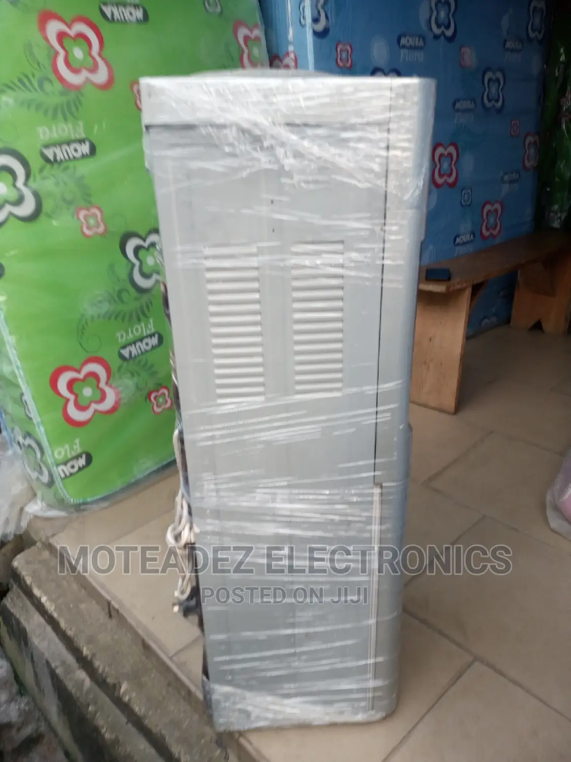 Foreign Used Top Loader Water Dispenser With Cabinet Bottom
