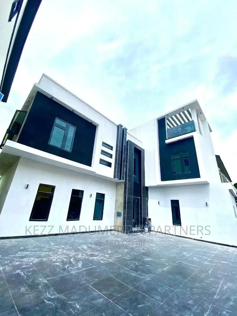 4bdrm Duplex in Dr Peter Odili, Port for sale