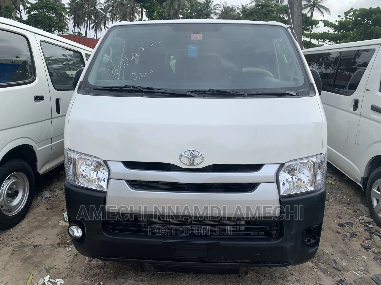 Toyota HiAce 2010 White