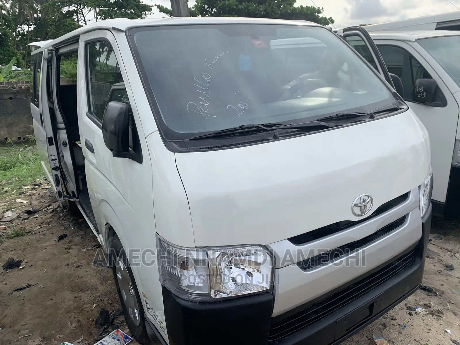 Toyota HiAce 2010 White