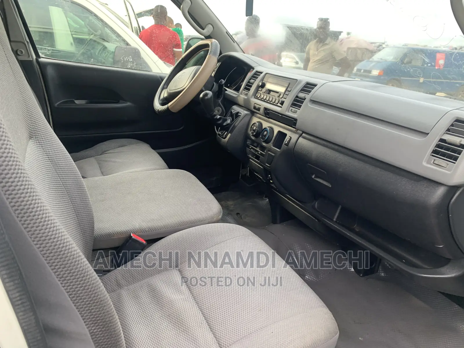 Toyota HiAce 2010 White