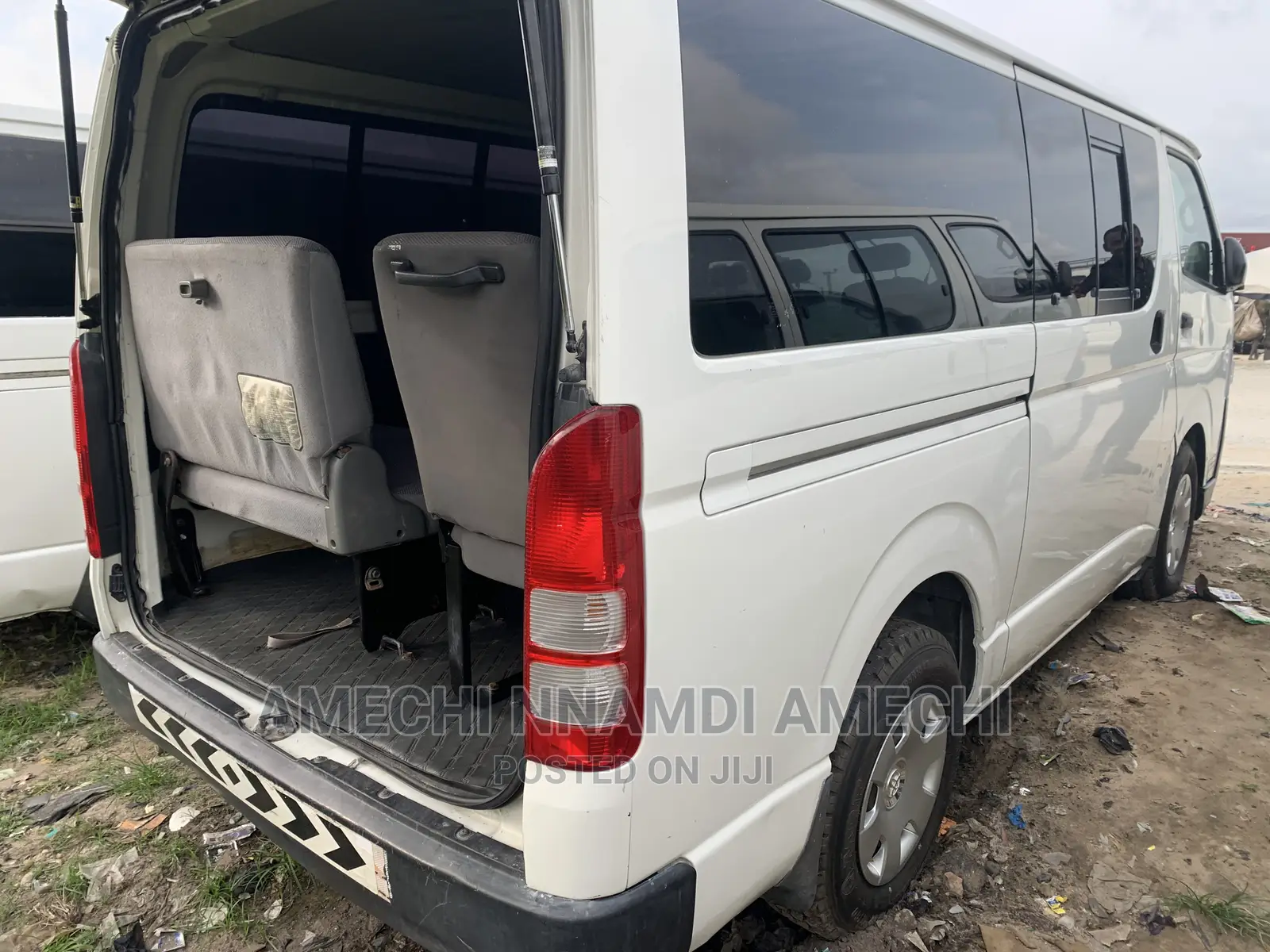 Toyota HiAce 2010 White