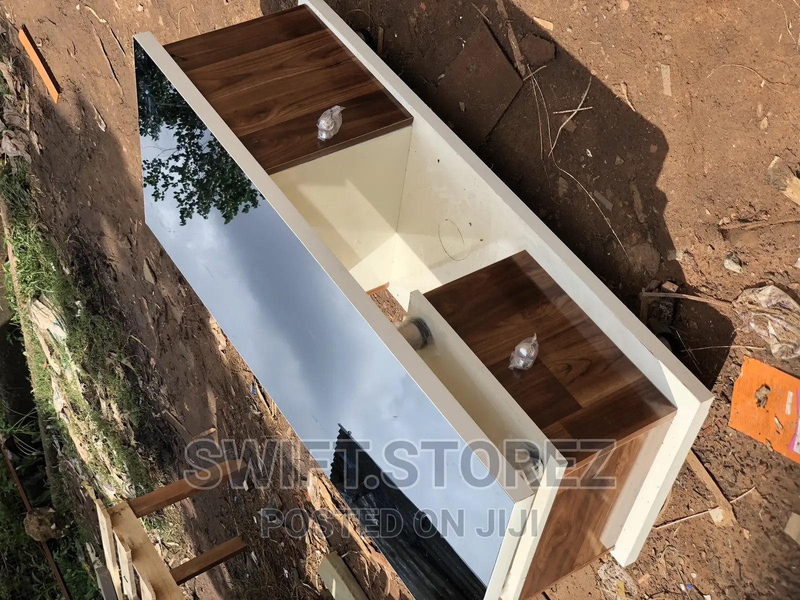 Swift Luxury Center Table