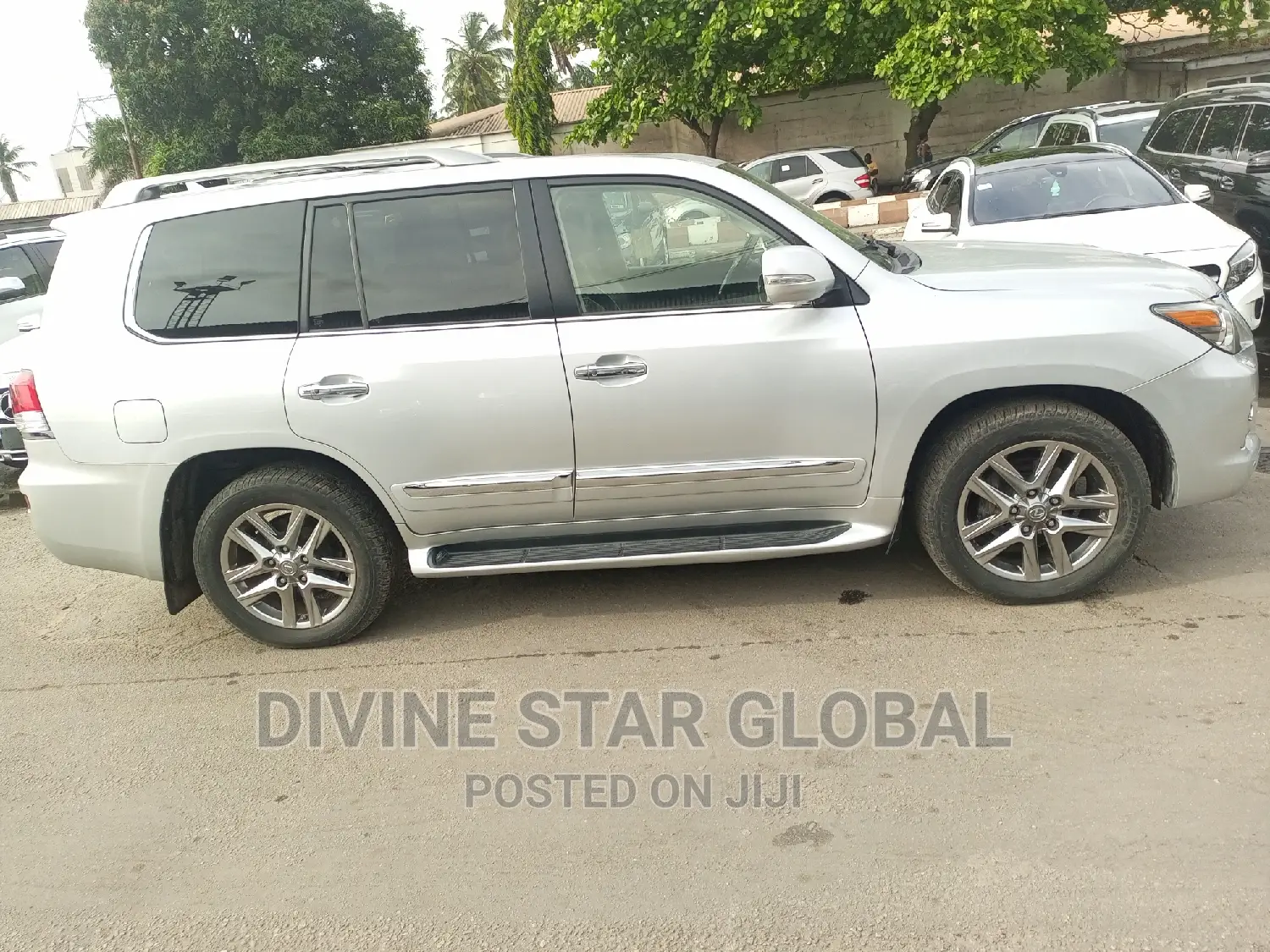 Lexus LX 570 AWD 2014 Gray