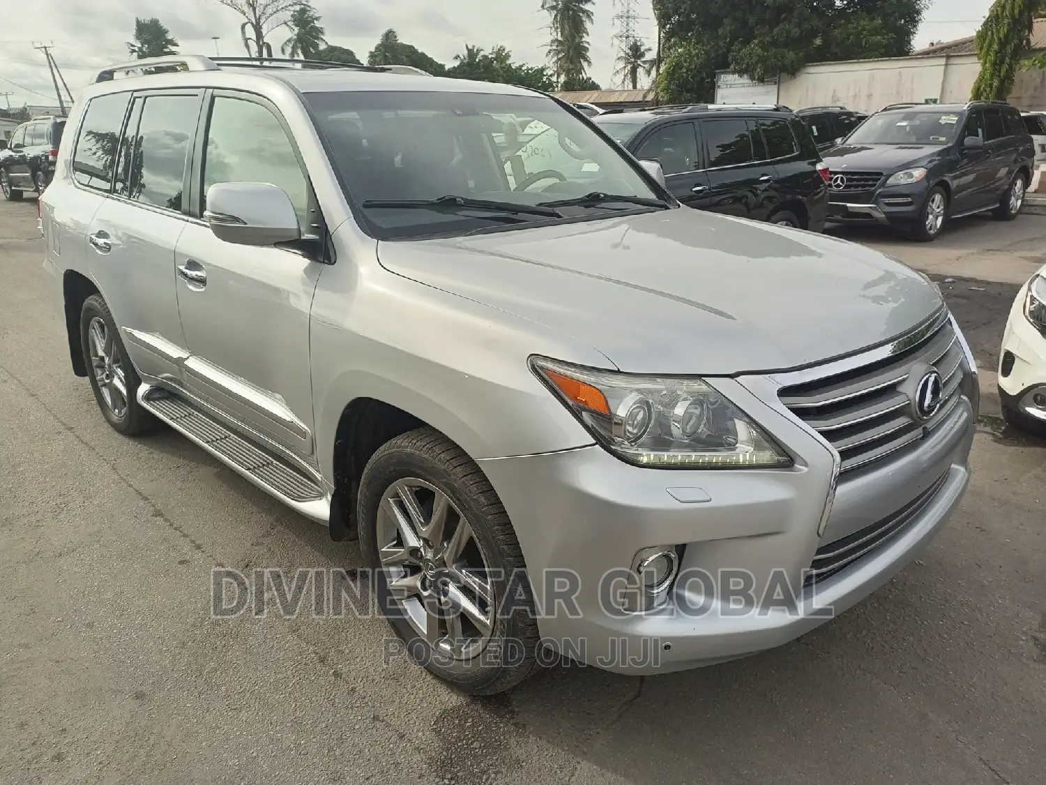Lexus LX 570 AWD 2014 Gray