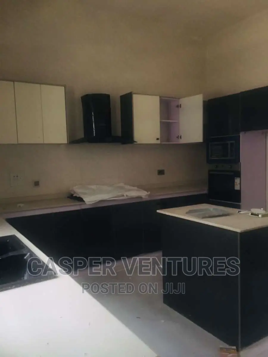 1bdrm Shared Apartment in Chevron for rent