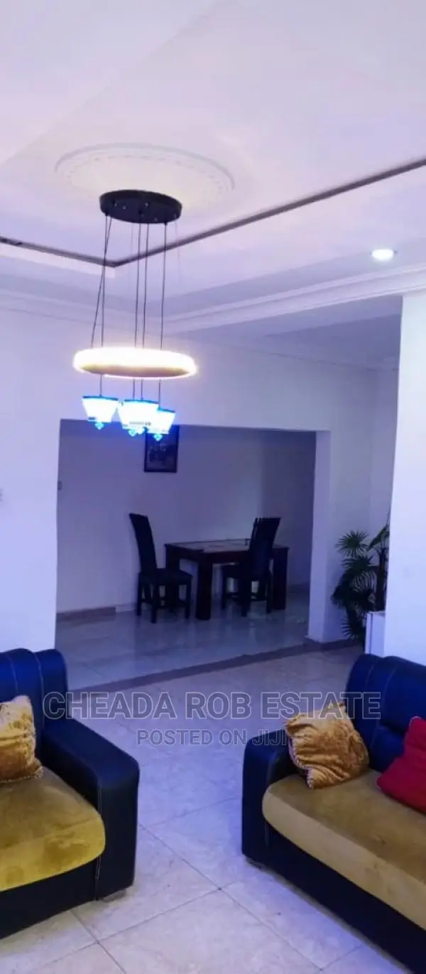Best Secured 1 Bedroom Apartment Off Peter Odili | Free Wifi