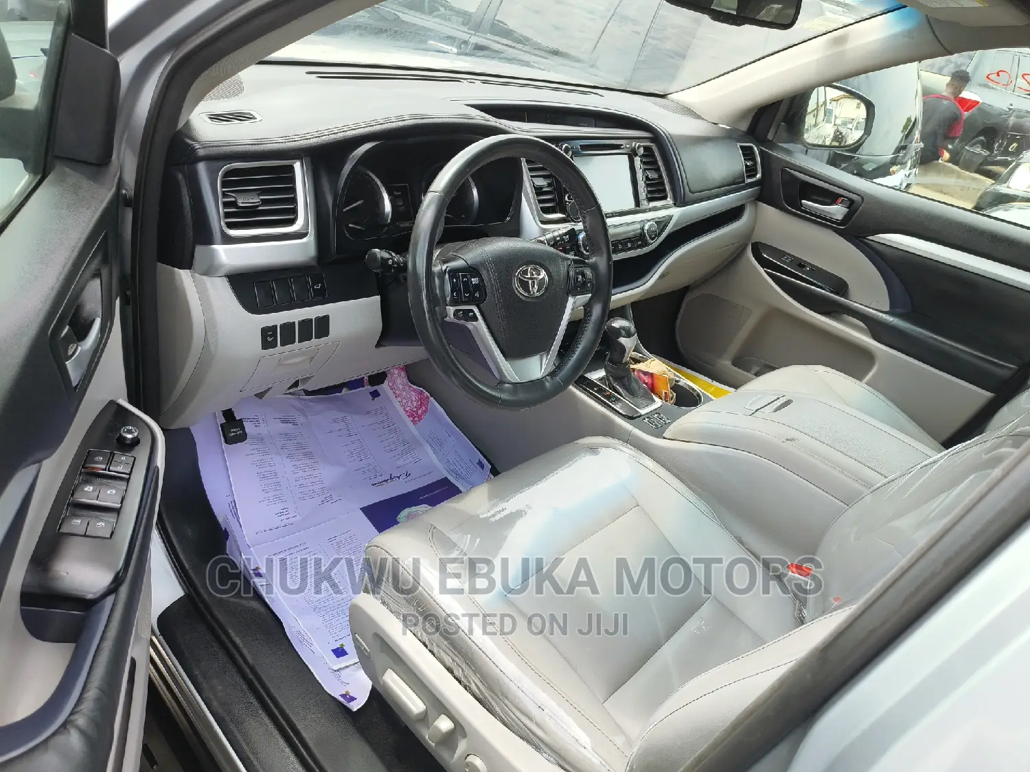 Toyota Highlander XLE 4x4 V6 (3.5L 6cyl 8A) 2017 Silver