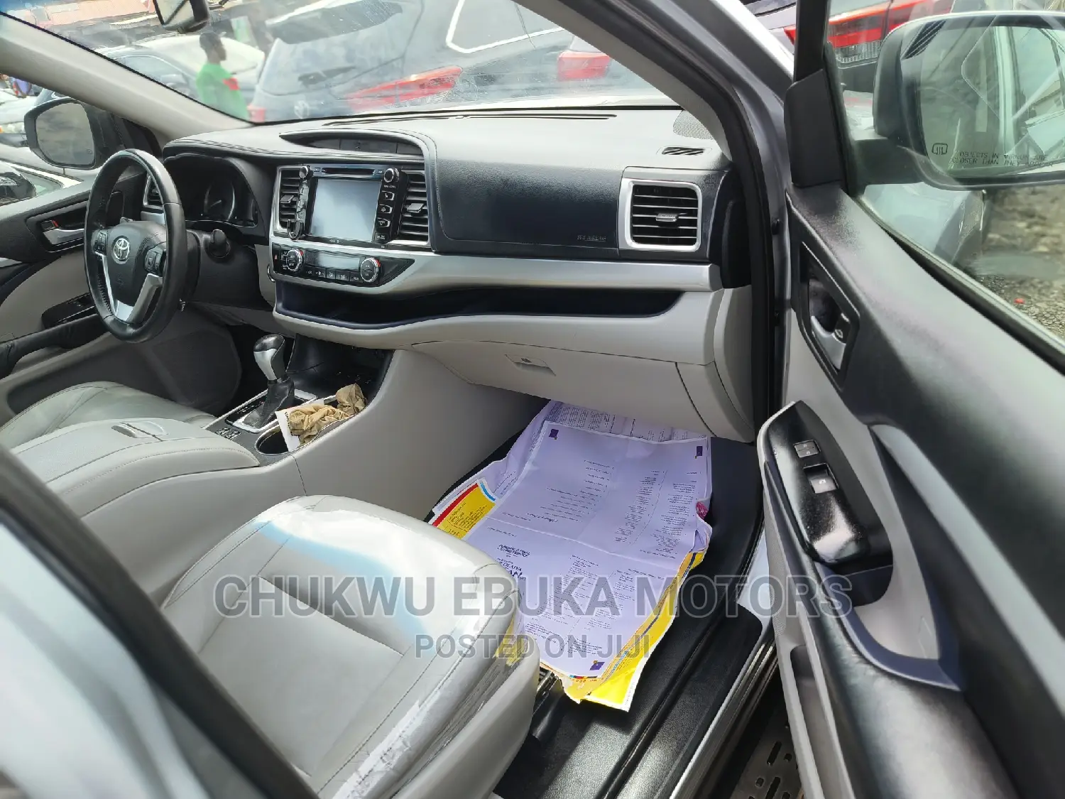 Toyota Highlander XLE 4x4 V6 (3.5L 6cyl 8A) 2017 Silver
