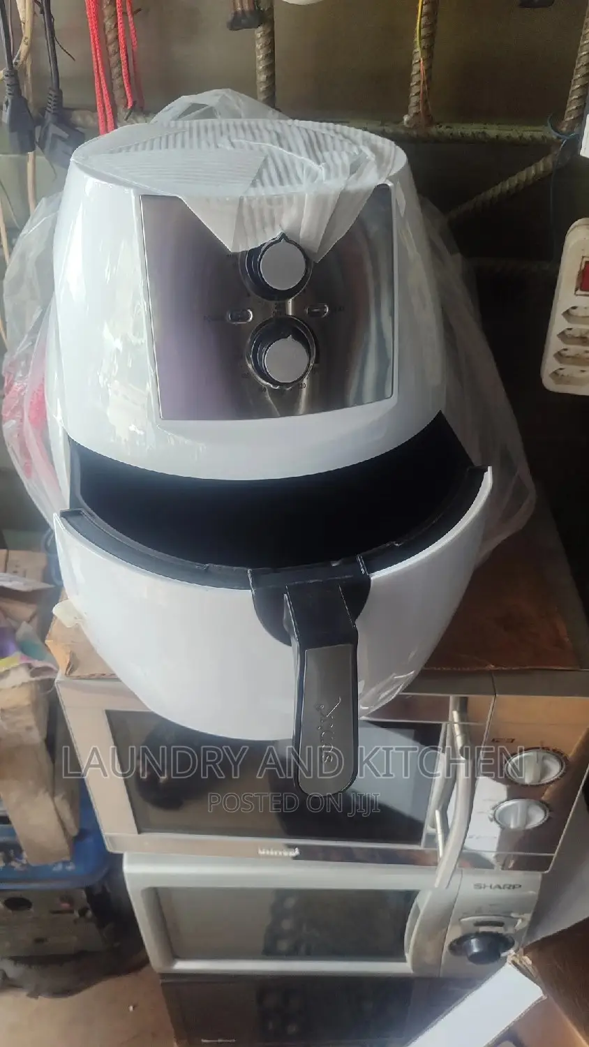 Big Size Sonik Air Fryer Up to 30min With a Washable Part
