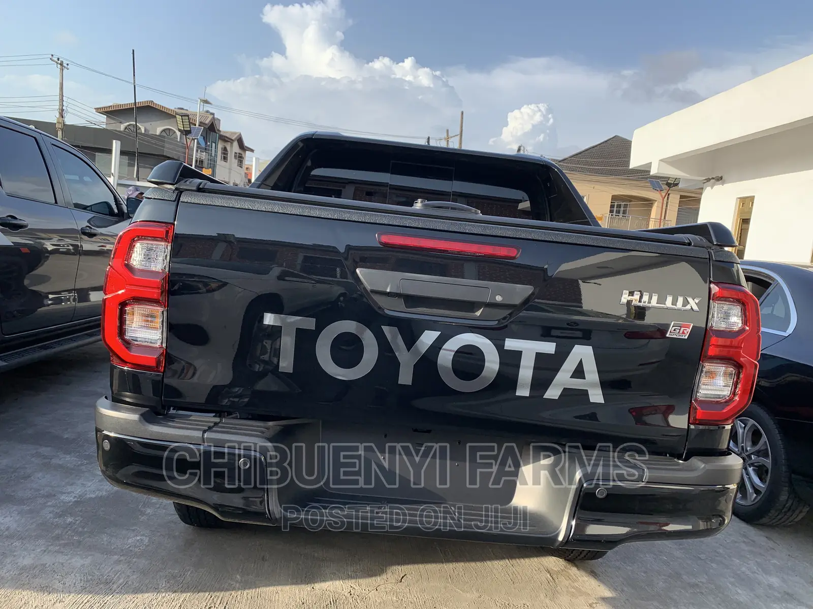 New Toyota Hilux 2022 Black