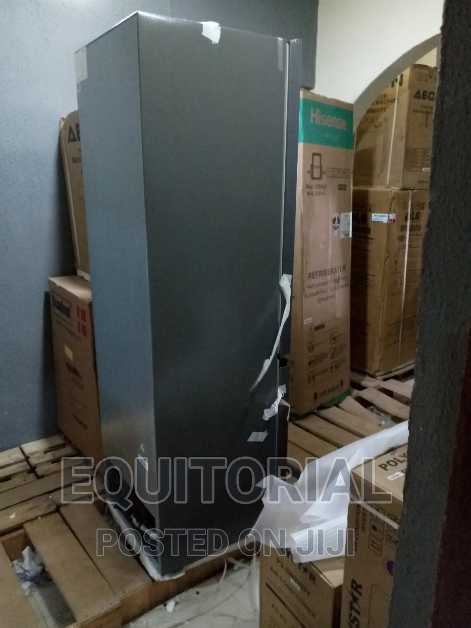 Hisense 264L Bottom Freezer Double Door Refrigerator