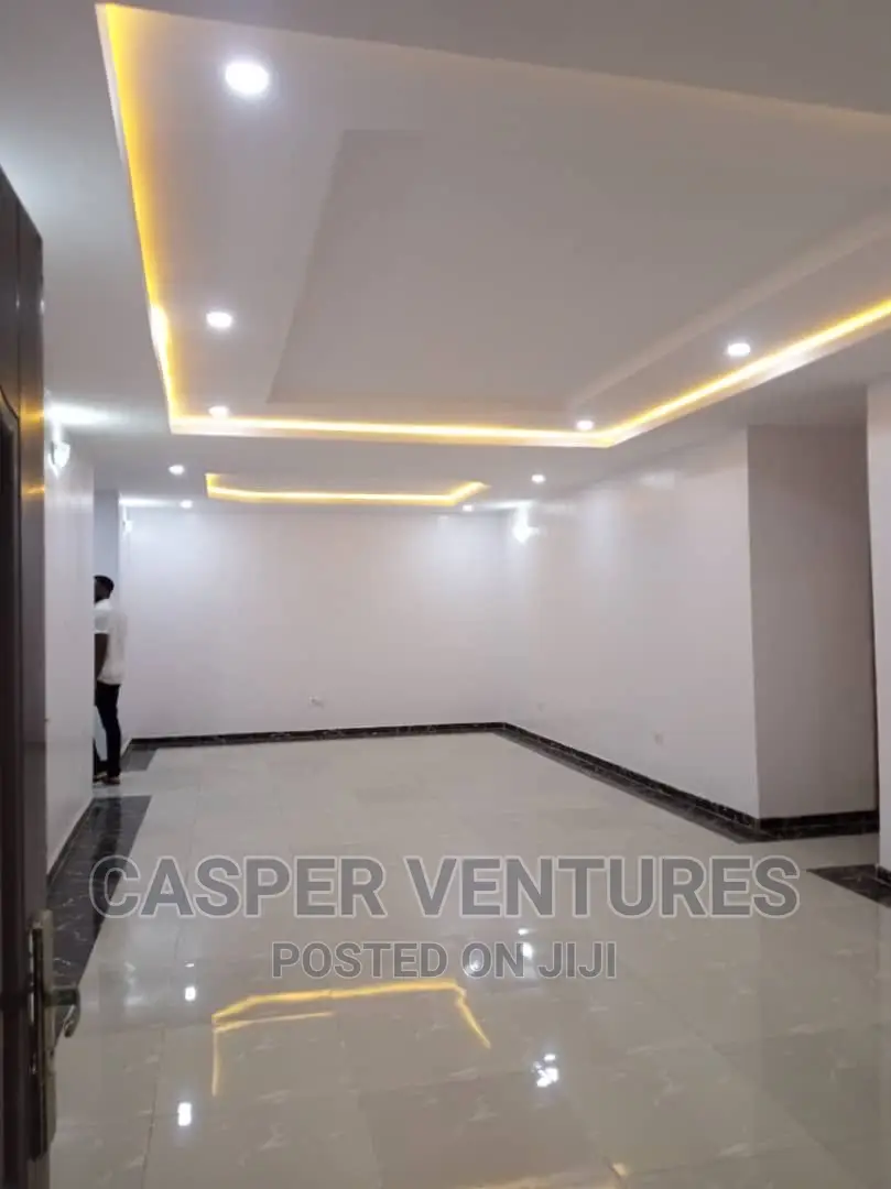 2bdrm Apartment in Chevron for rent