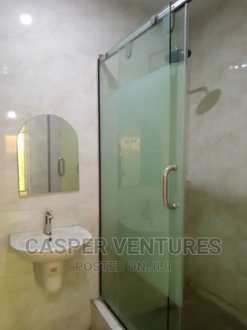 2bdrm Apartment in Chevron for rent