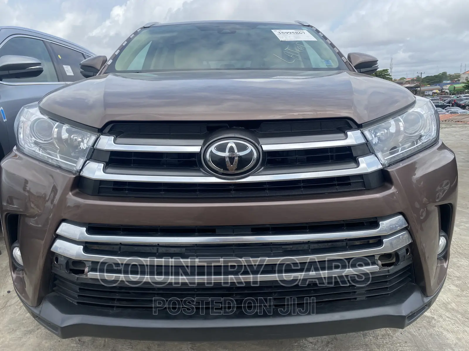 Toyota Highlander XLE 4x4 V6 (3.5L 6cyl 8A) 2017 Brown