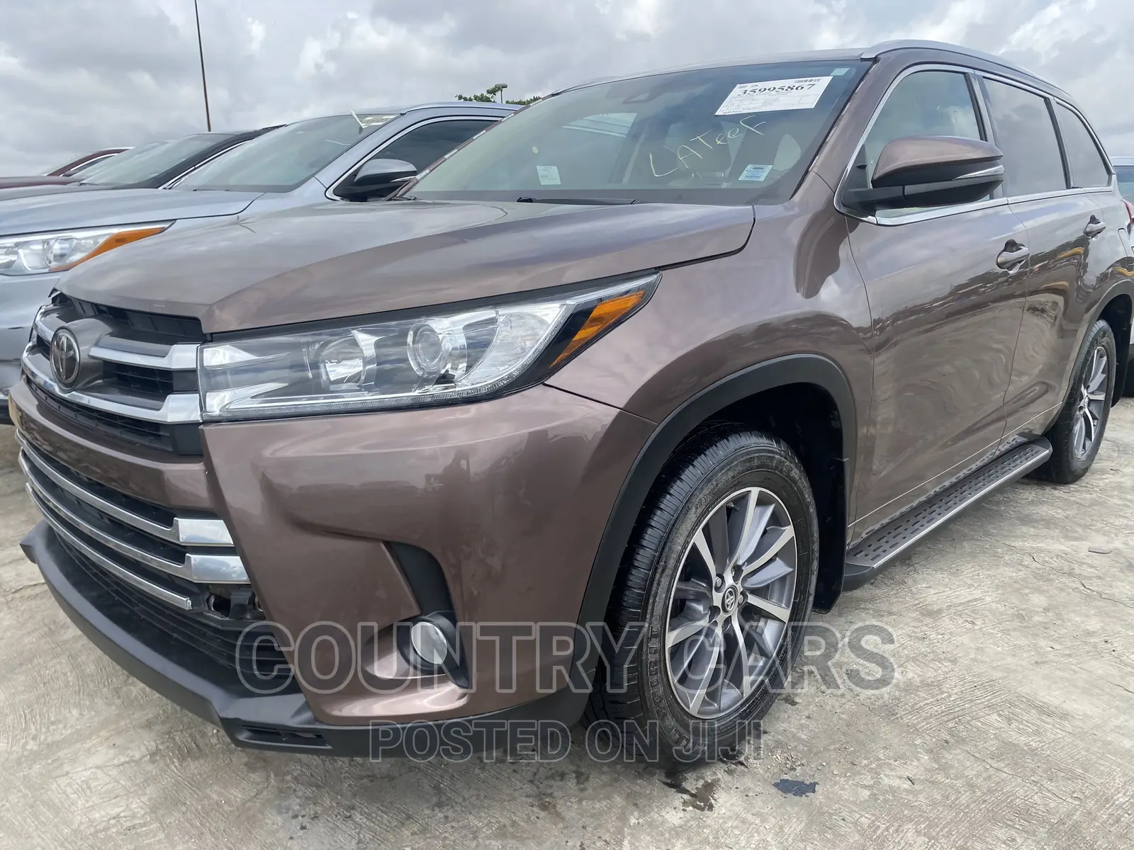 Toyota Highlander XLE 4x4 V6 (3.5L 6cyl 8A) 2017 Brown