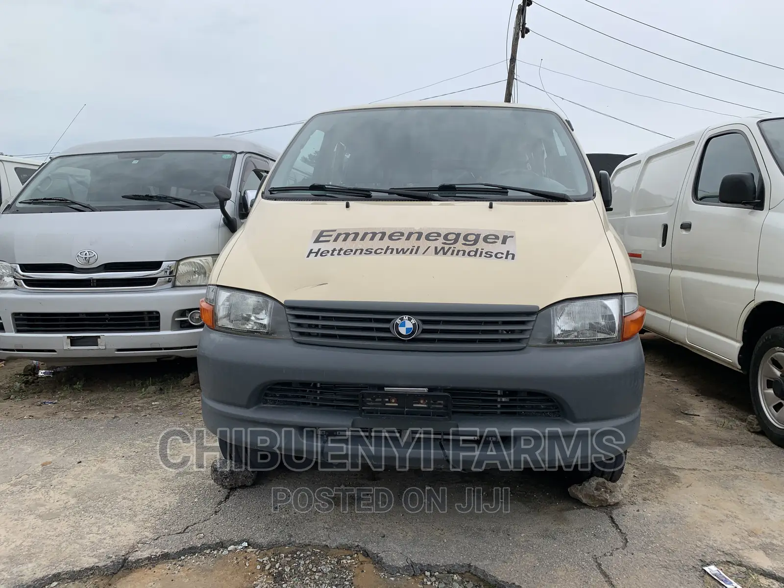 Toyota HiAce 2002 Gold