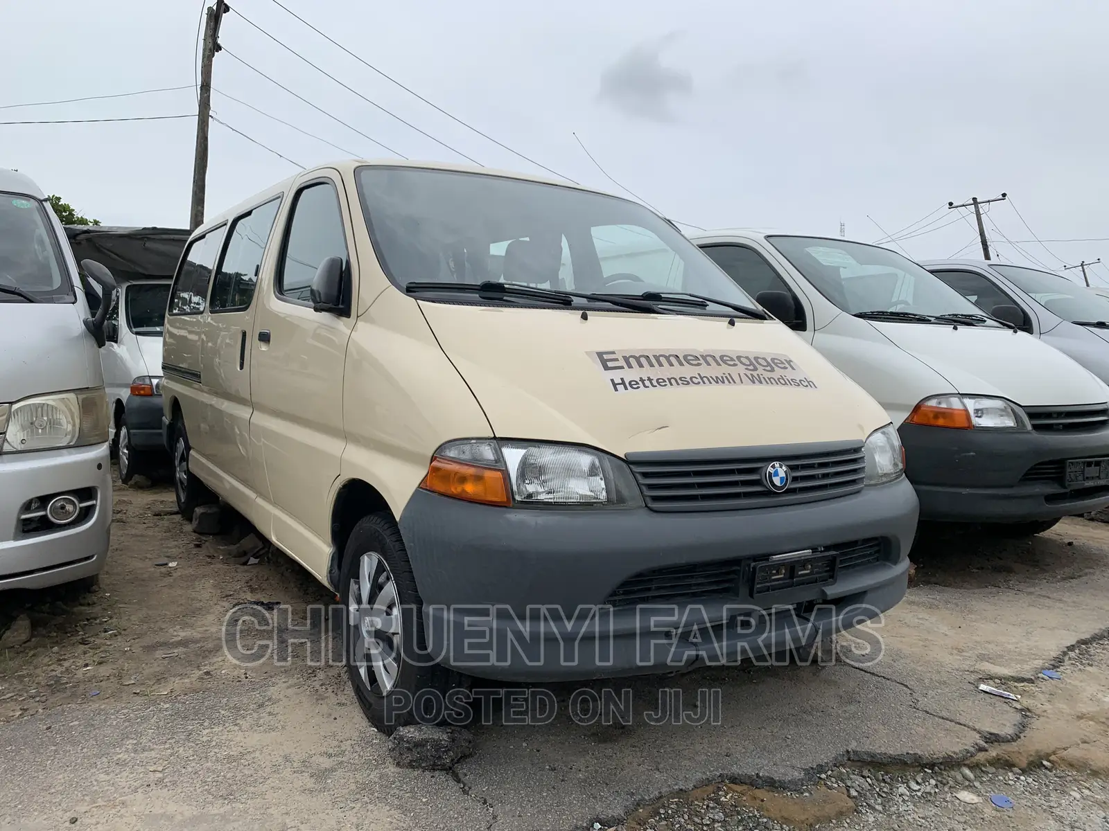 Toyota HiAce 2002 Gold