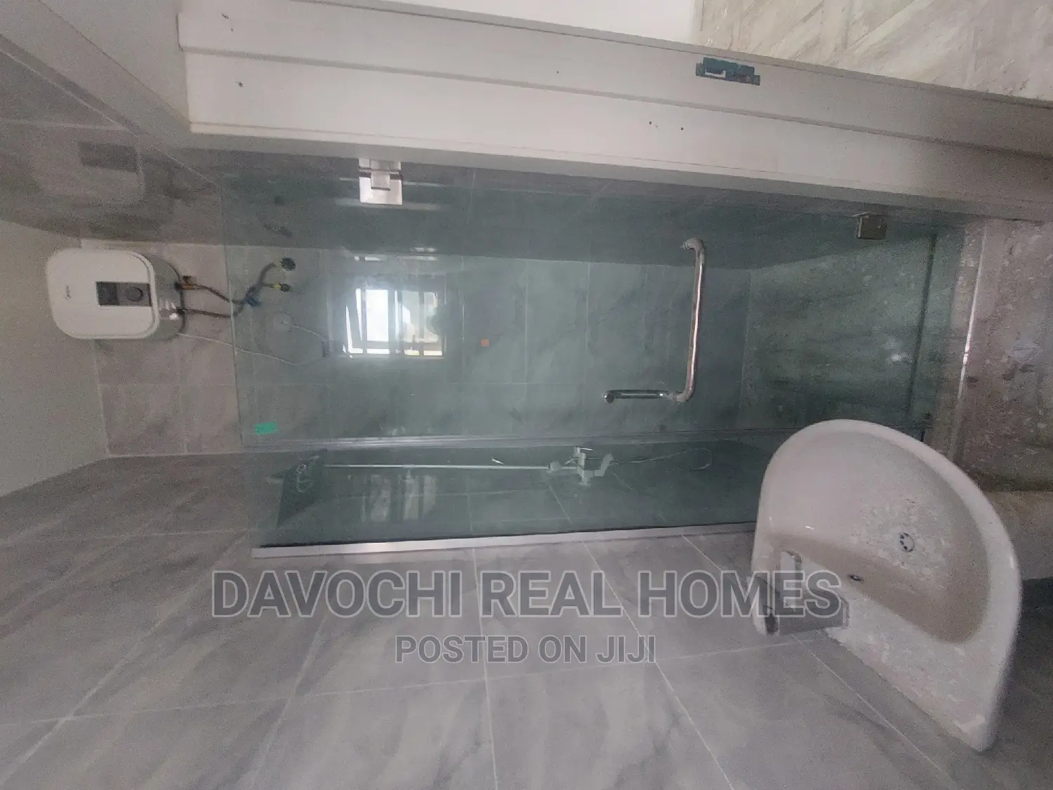 3bdrm Apartment in Chevron, Lekki for sale