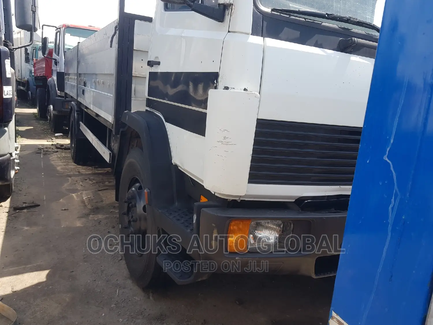 M/Benz Truck Pick Up Van 6tyers 8bolits 1314 Model