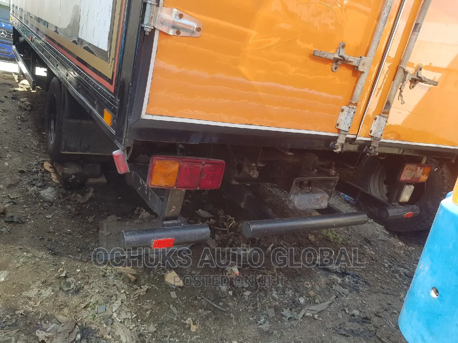 M/Benz Truck Container Body 814 Model