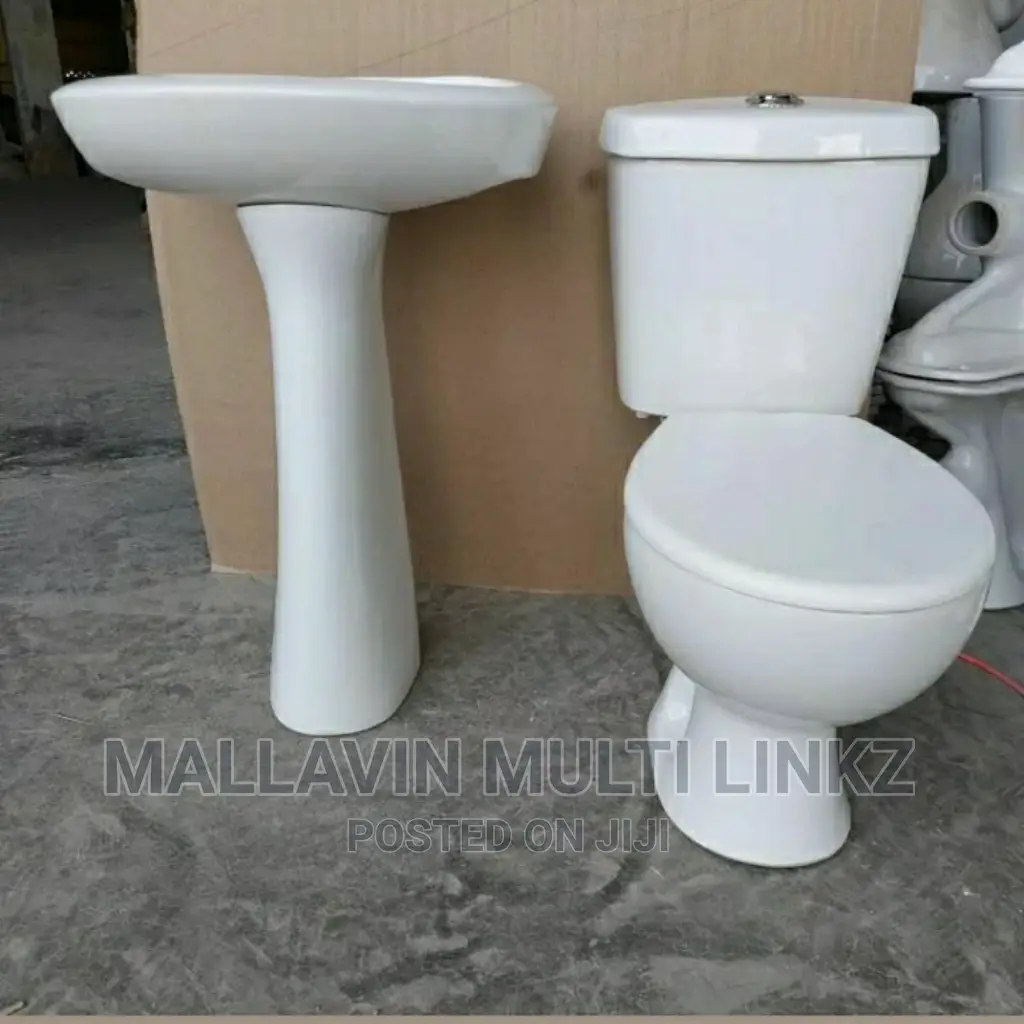 Quality Twyford Top Flush Toilet Seat (Water Closet).