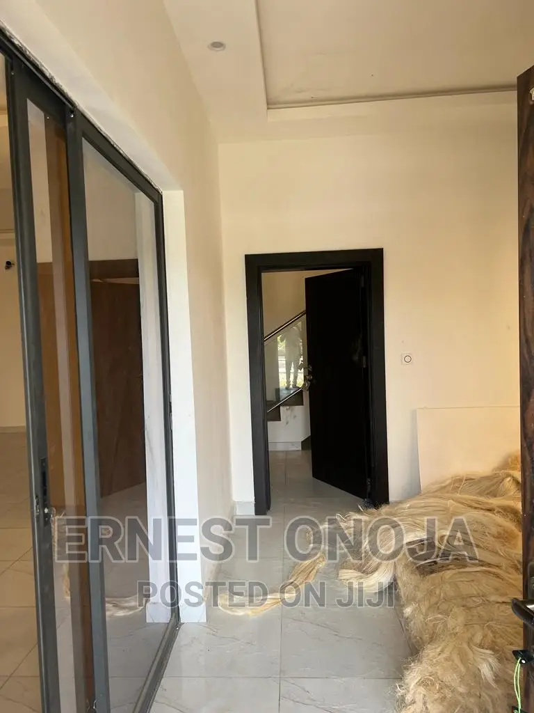 5bdrm Duplex In Mini Estate, Gwarinpa For Sale