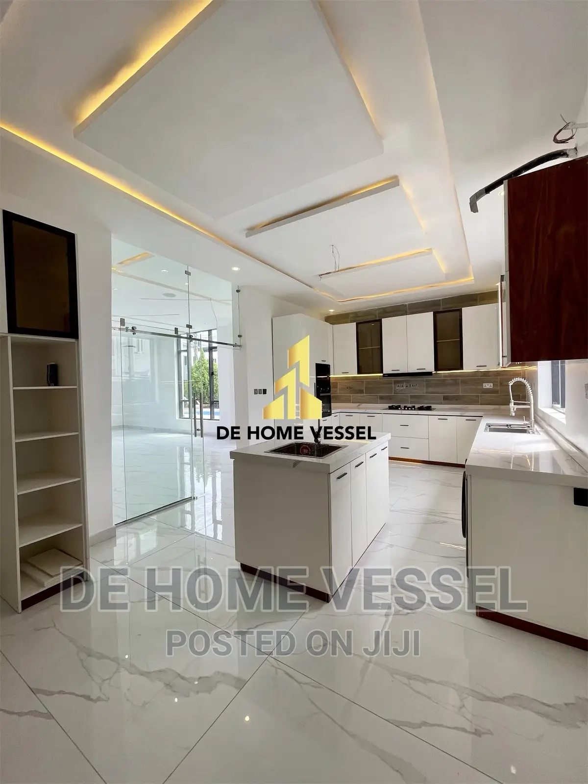 5bdrm Duplex in Osapa london for sale